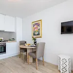 Apartman Lazarin - One Bedroom With Balcony And Sea View 2 Mali