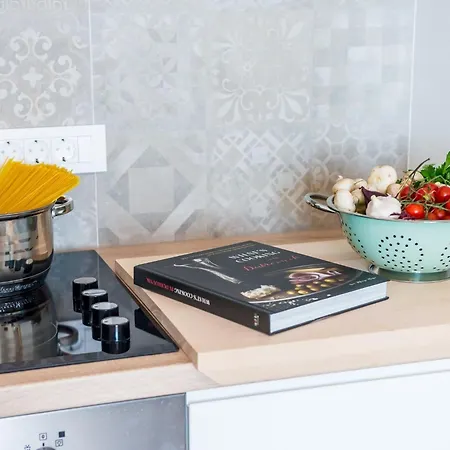 Lazarin - One Bedroom With Balcony And Sea View 2 Mali *