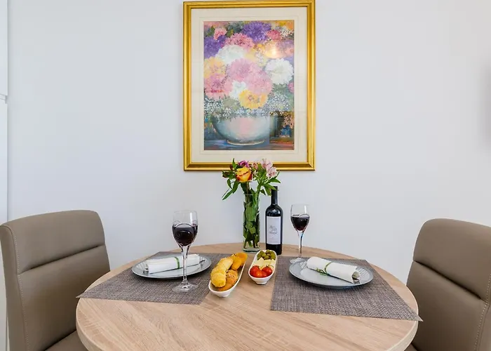 Lazarin - One Bedroom With Balcony And Sea View 2 Mali