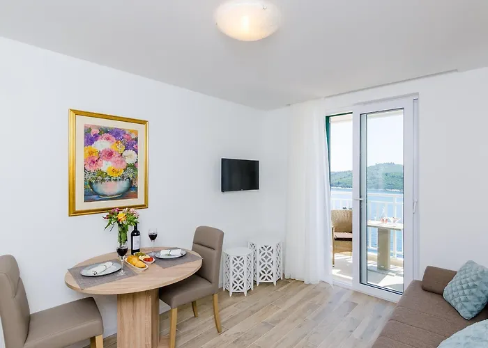 Lazarin - One Bedroom With Balcony And Sea View 2 Mali