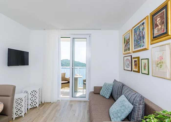 Lazarin - One Bedroom With Balcony And Sea View 2 Mali 아파트